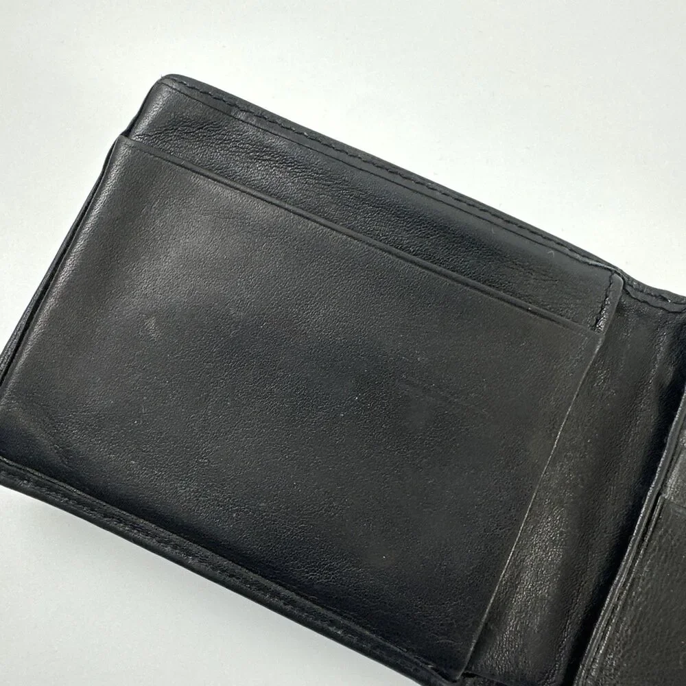 Tumi Black Leather Wallet Slim Flat Smooth Bi-Fold Credit Cards Slots Unisex